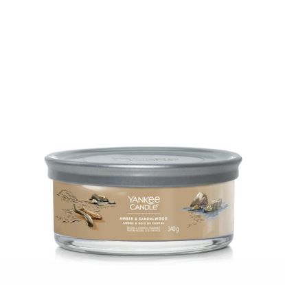 Immagine di Yankee Candle Amber & Sandalwood candela di cera Rotondo Ambra, Caramello, Cardamomo, Legno di cedro, Lavanda, Patchouli, Pepe, Legno di Sandalo, Fava tonka, Vaniglia Marrone 1 pz